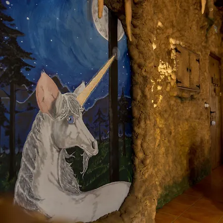 Cal Ganso Encantat * Албинана