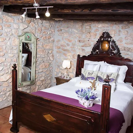 Cal Ganso Encantat Casa rural *